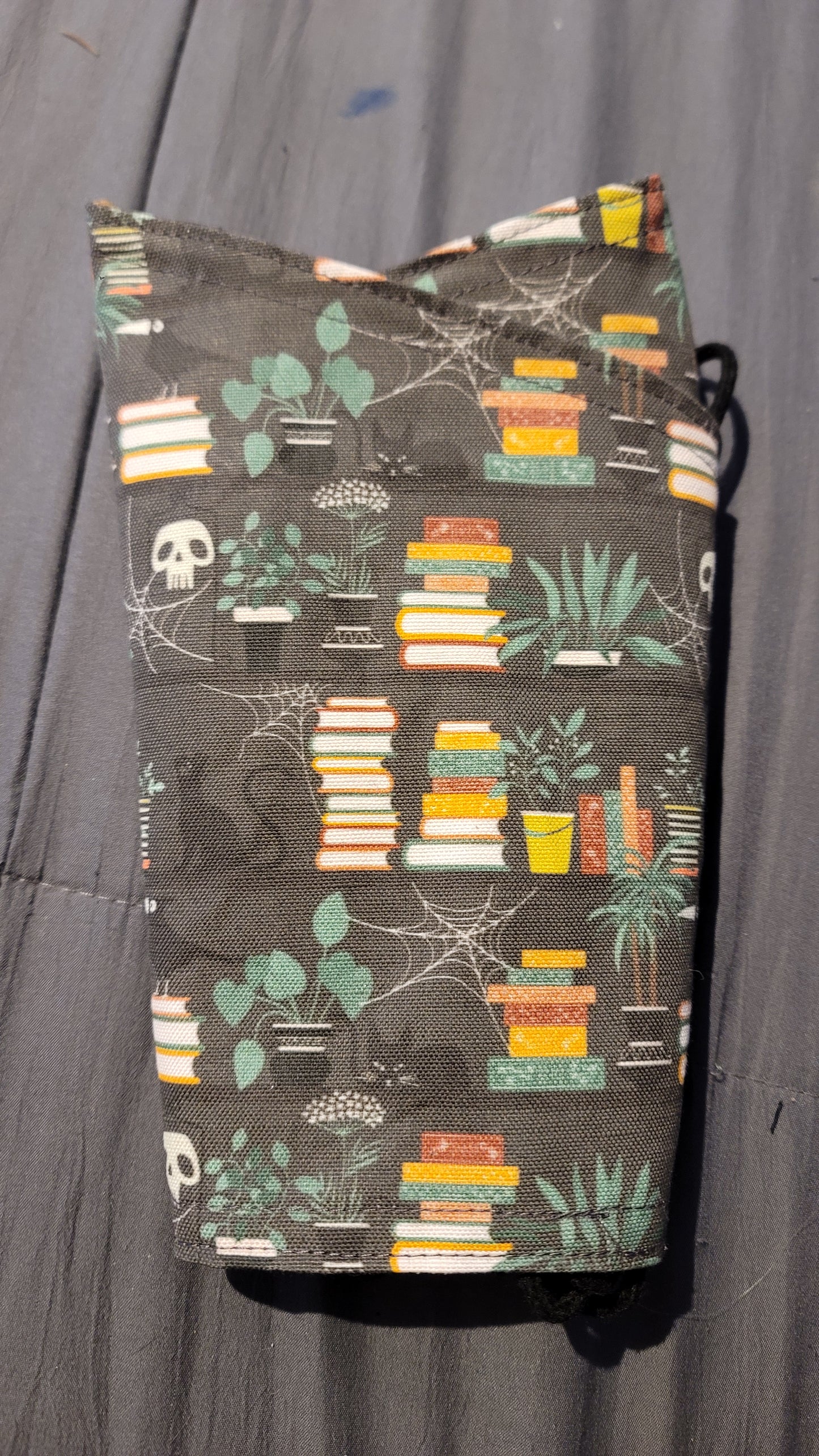 Canvas bracers